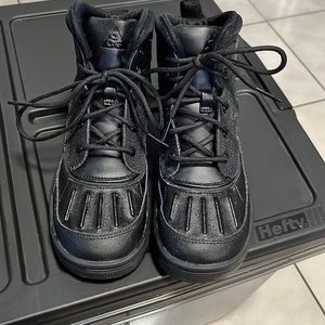 Just in time for winter! Gently used pair of ACG Nike boots